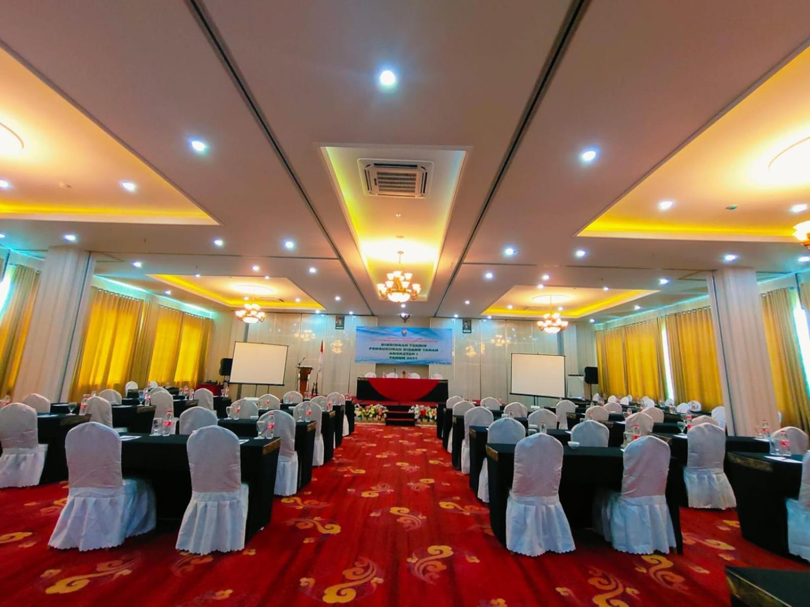 Sindoro Hotel Cilacap By Conary Екстериор снимка