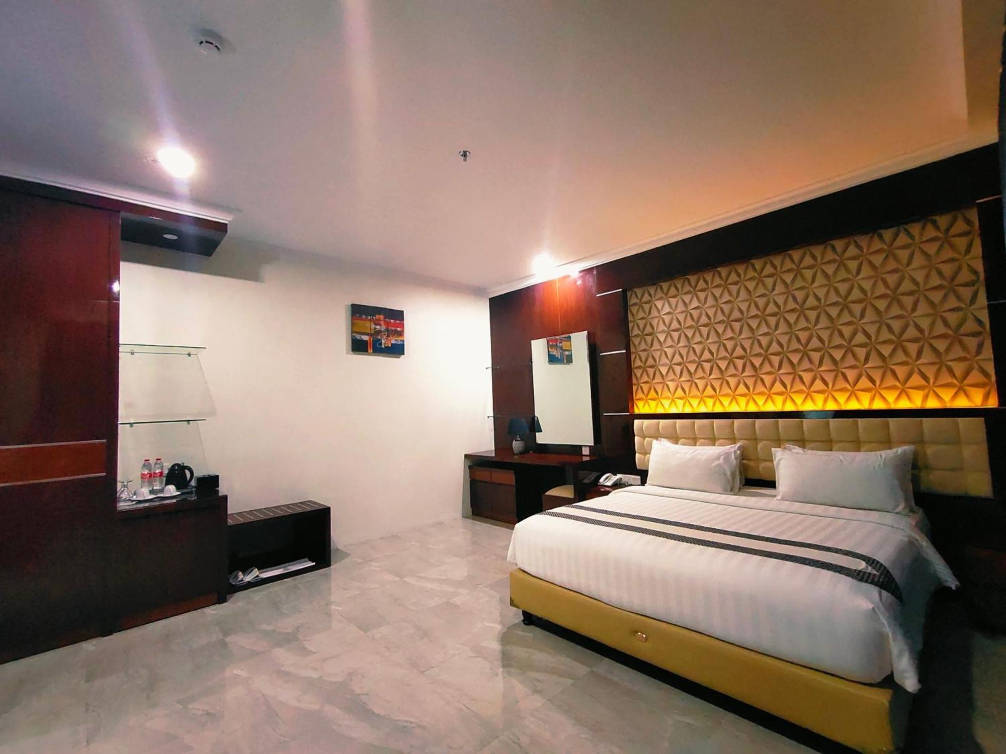 Sindoro Hotel Cilacap By Conary Екстериор снимка