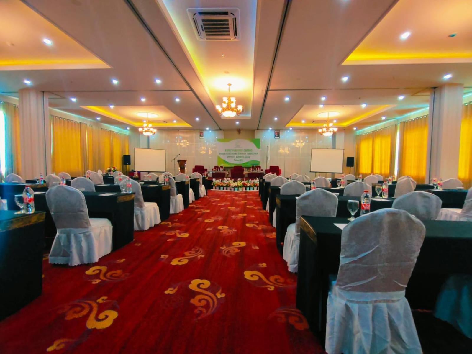 Sindoro Hotel Cilacap By Conary Екстериор снимка