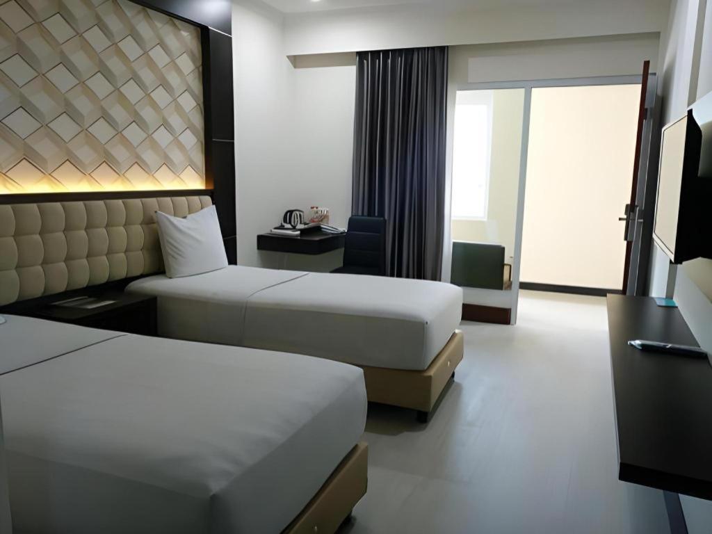 Sindoro Hotel Cilacap By Conary Екстериор снимка