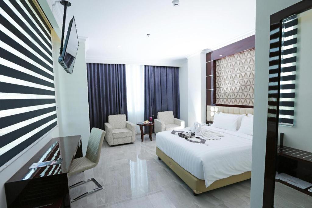 Sindoro Hotel Cilacap By Conary Екстериор снимка